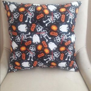 👻Star Wars Signature Halloween Throw Pillow  🎃